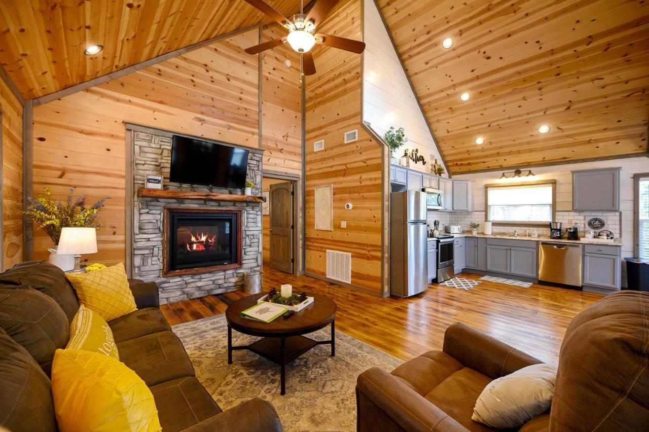 Convenient Romantic Hot Tub Bbq 3-Night Special! Broken Bow Extérieur photo