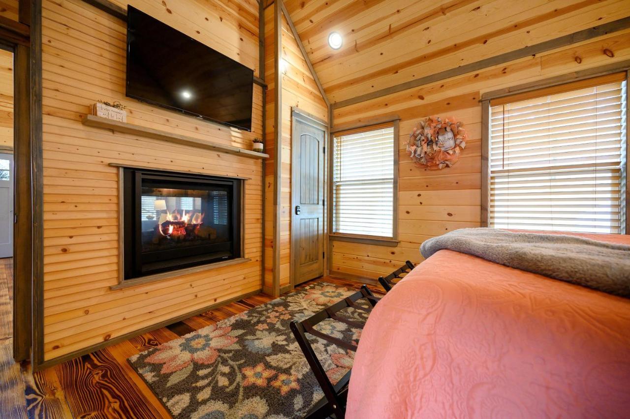 Convenient Romantic Hot Tub Bbq 3-Night Special! Broken Bow Extérieur photo