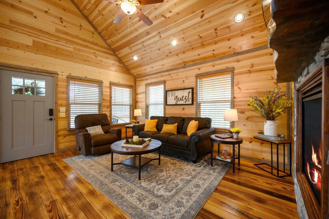 Convenient Romantic Hot Tub Bbq 3-Night Special! Broken Bow Extérieur photo