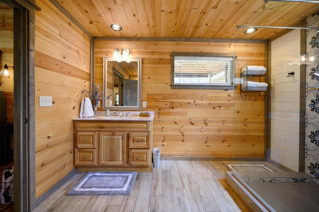 Convenient Romantic Hot Tub Bbq 3-Night Special! Broken Bow Extérieur photo