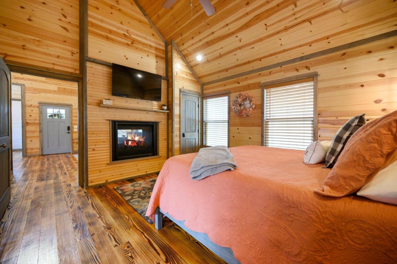 Convenient Romantic Hot Tub Bbq 3-Night Special! Broken Bow Extérieur photo