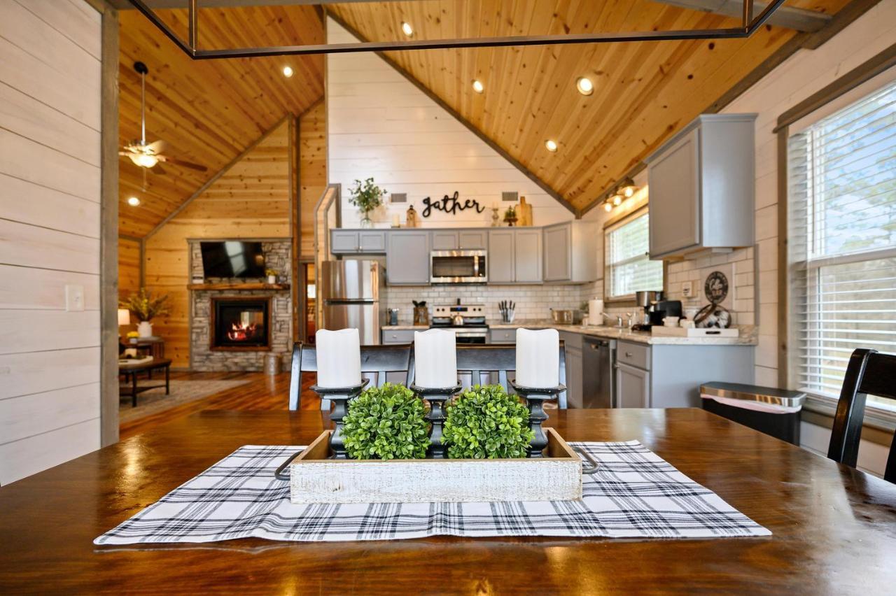 Convenient Romantic Hot Tub Bbq 3-Night Special! Broken Bow Extérieur photo